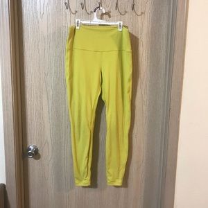 Lululemon Aligns size 12
